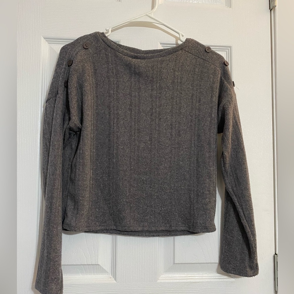 gray long sleeve